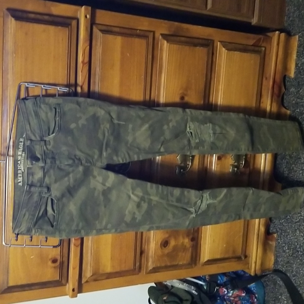 American Eagle Outfitters Camo distressed Jeggings
